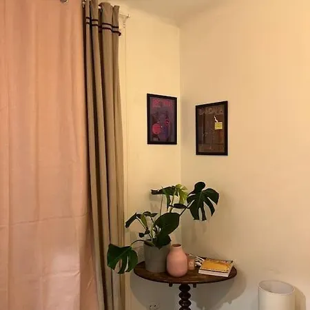 Warm Studio Next To Place Italie - Mp52b Apartment